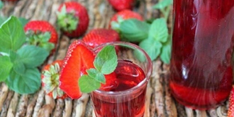 Kako napraviti tinkturu, liker od jagoda na alkoholu kod kuće